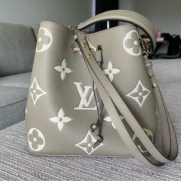 Louis Vuitton Neo Noe MM - Picture 10 of 11